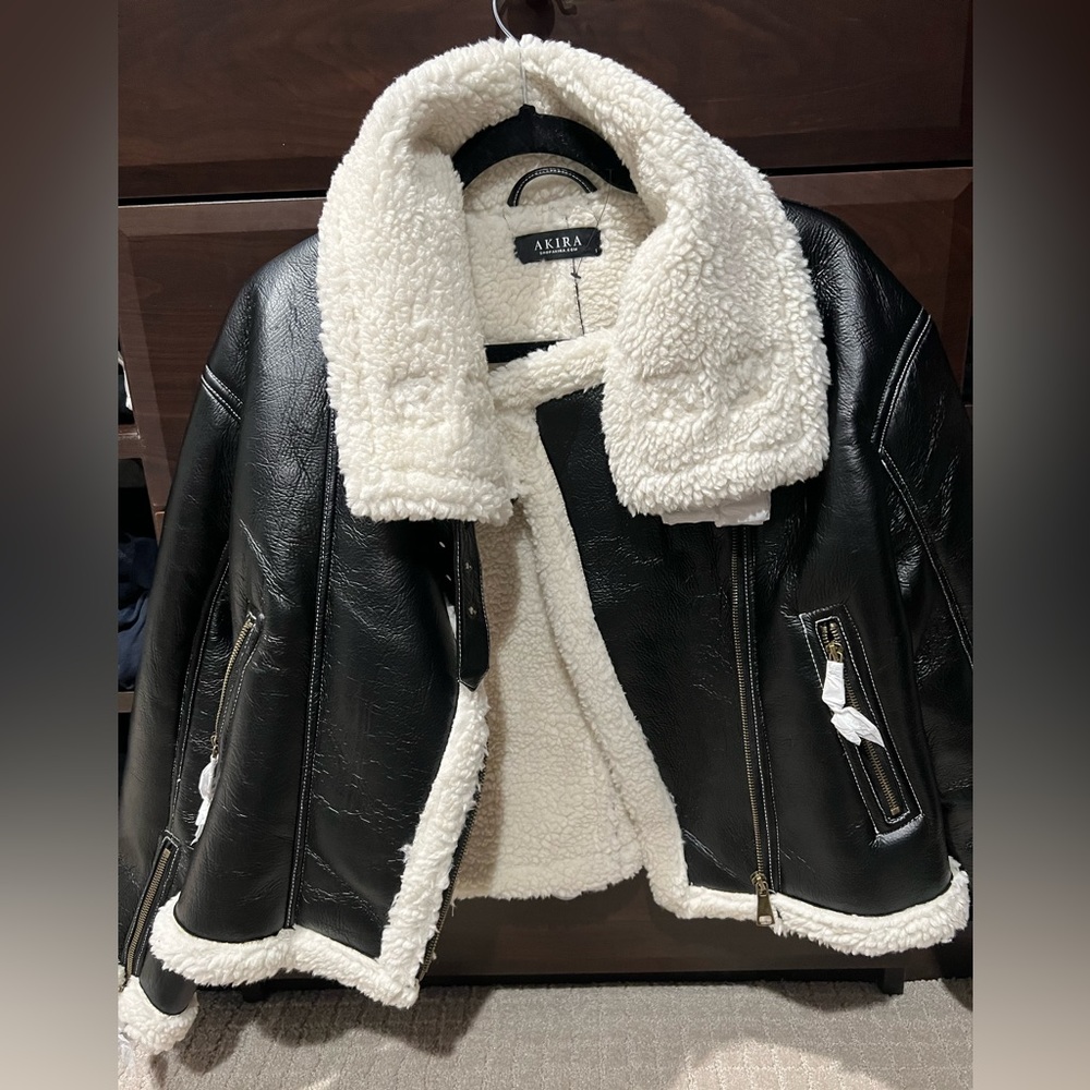 AKIRA Shepard oversized Moto